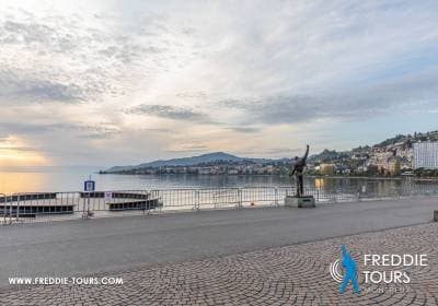 La statua di Freddie Mercury e il COVID-19