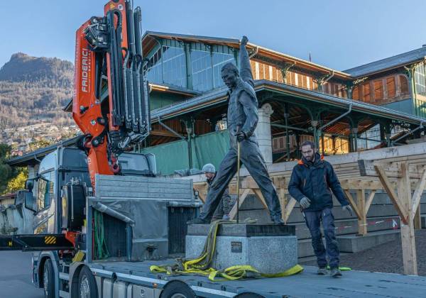 La statue emblématique de Freddie Mercury déplacée pour rénovation