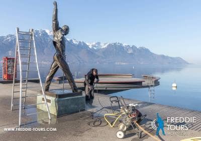 Restauration des plaques de la Statue de Freddie Mercury