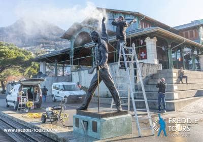Restauration des plaques de la Statue de Freddie Mercury
