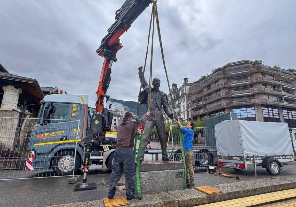  The Freddie Mercury statue is back in its original location