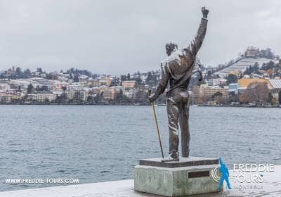 Freddie Mercury sotto la neve!